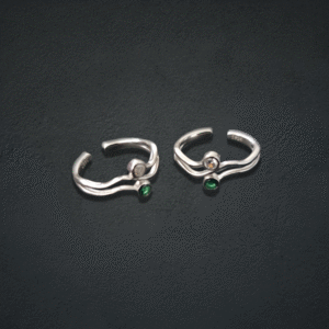 Emerald Green twisted Toe Ring